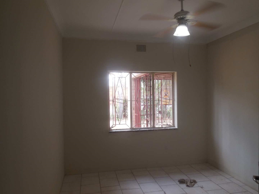 To Let 4 Bedroom Property for Rent in Silverton Gauteng