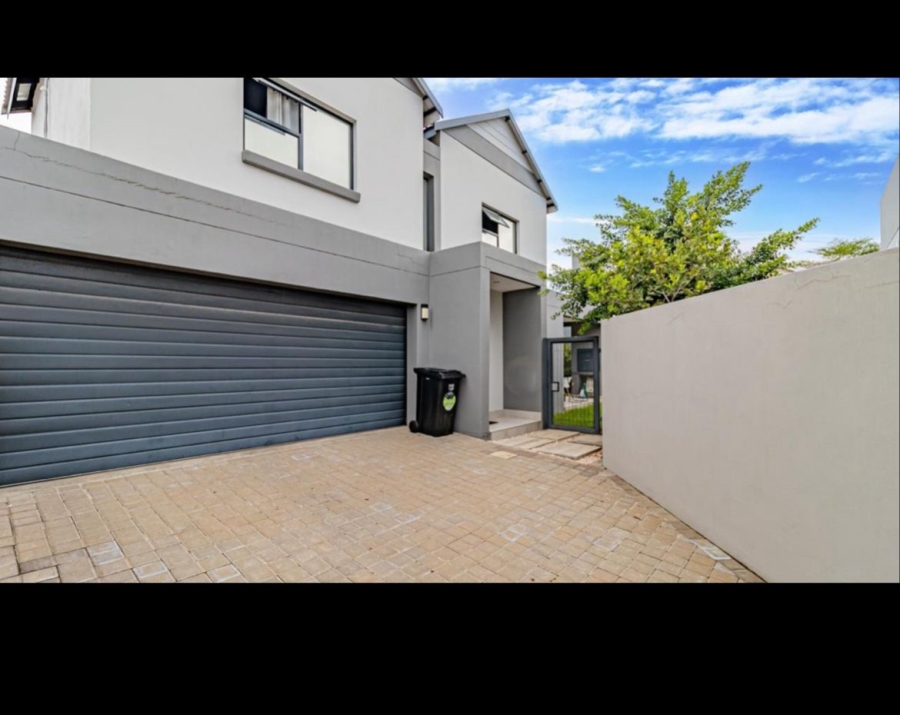 3 Bedroom Property for Sale in Fourways Gauteng