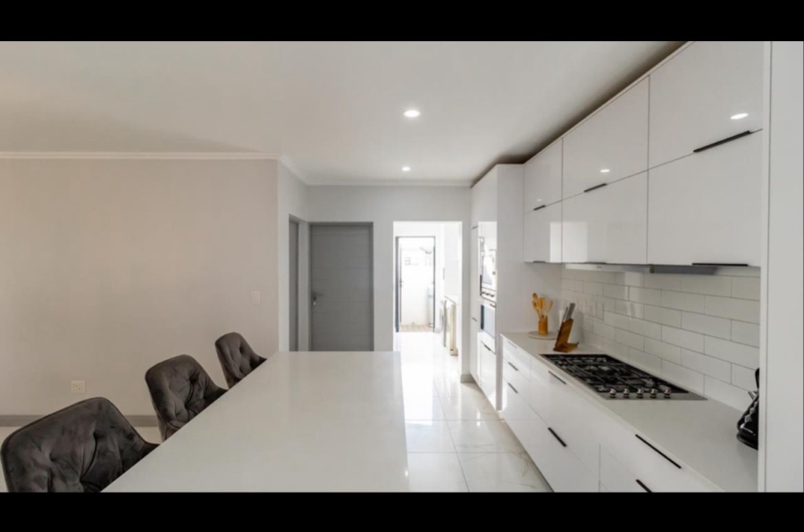 3 Bedroom Property for Sale in Fourways Gauteng