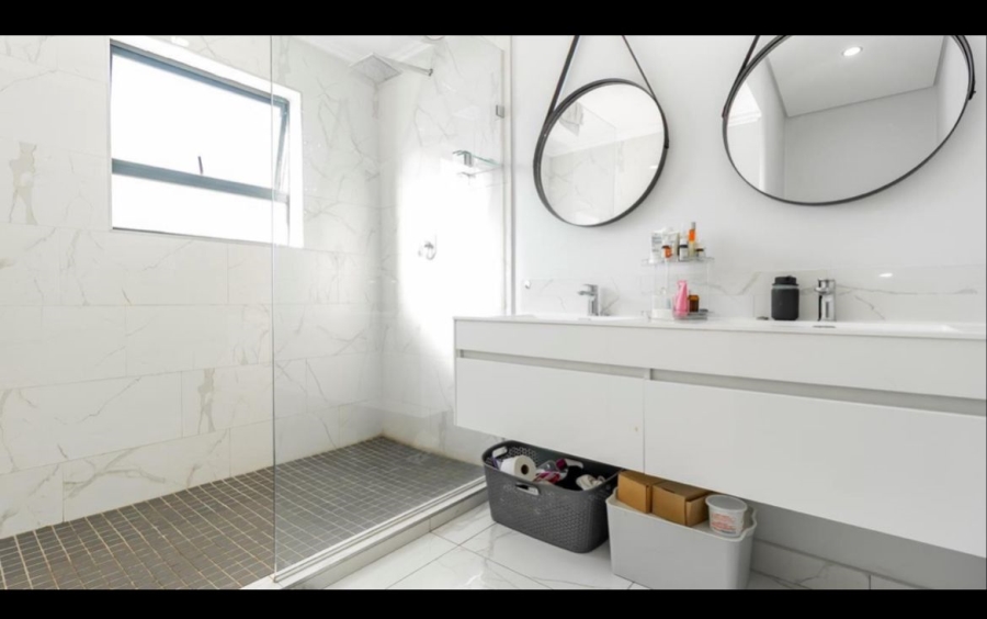 To Let 3 Bedroom Property for Rent in Broadacres Gauteng