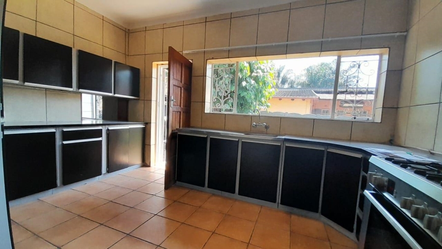 5 Bedroom Property for Sale in Birchleigh Gauteng