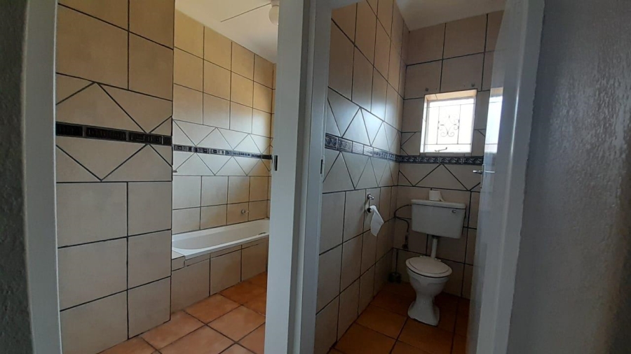 5 Bedroom Property for Sale in Birchleigh Gauteng