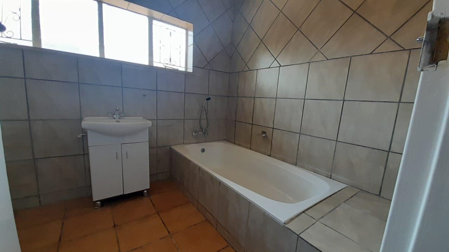 5 Bedroom Property for Sale in Birchleigh Gauteng