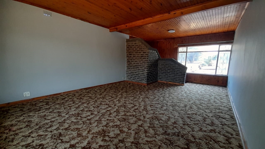5 Bedroom Property for Sale in Birchleigh Gauteng