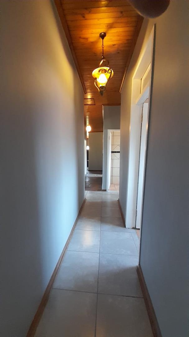 5 Bedroom Property for Sale in Birchleigh Gauteng