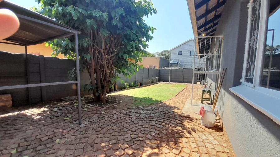 5 Bedroom Property for Sale in Birchleigh Gauteng