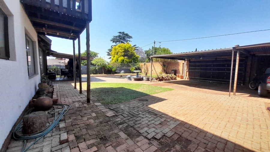 5 Bedroom Property for Sale in Birchleigh Gauteng