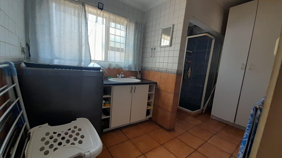 5 Bedroom Property for Sale in Birchleigh Gauteng