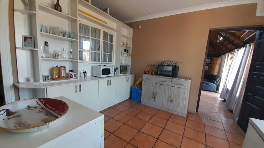 5 Bedroom Property for Sale in Birchleigh Gauteng