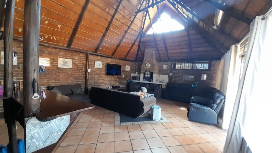5 Bedroom Property for Sale in Birchleigh Gauteng
