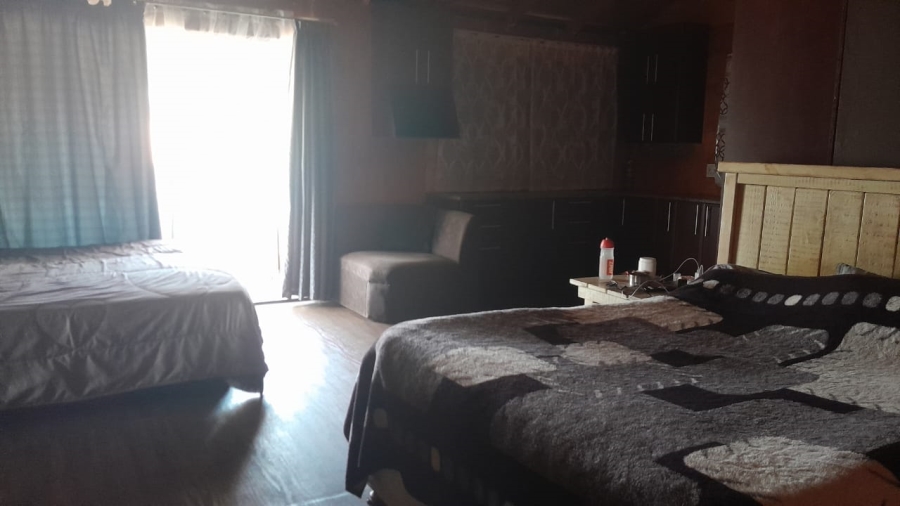 5 Bedroom Property for Sale in Birchleigh Gauteng