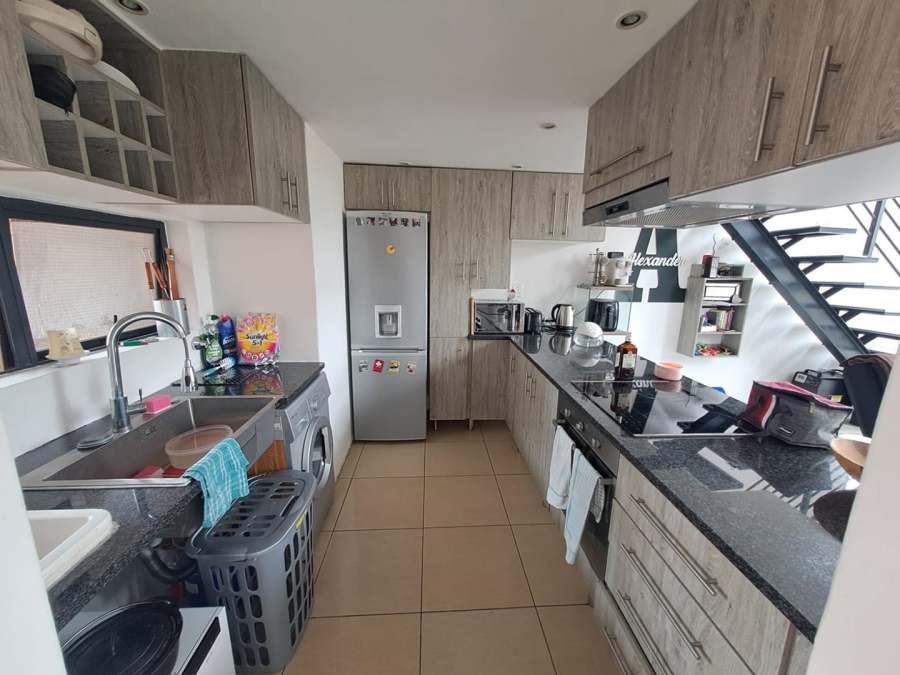 1 Bedroom Property for Sale in Rooihuiskraal North Gauteng