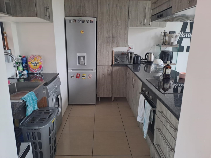 1 Bedroom Property for Sale in Rooihuiskraal North Gauteng