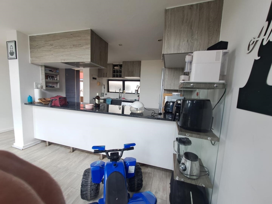 1 Bedroom Property for Sale in Rooihuiskraal North Gauteng