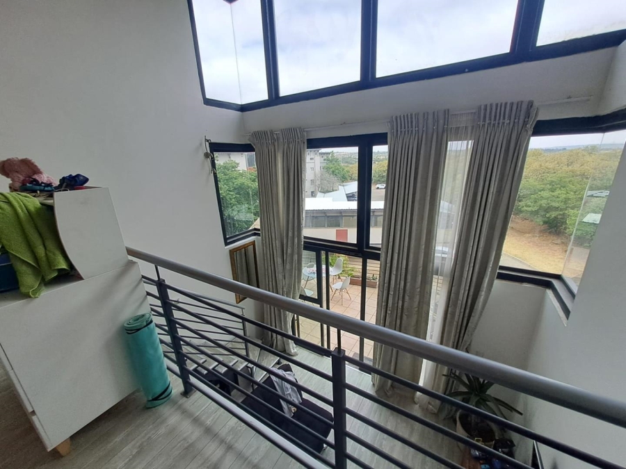 1 Bedroom Property for Sale in Rooihuiskraal North Gauteng