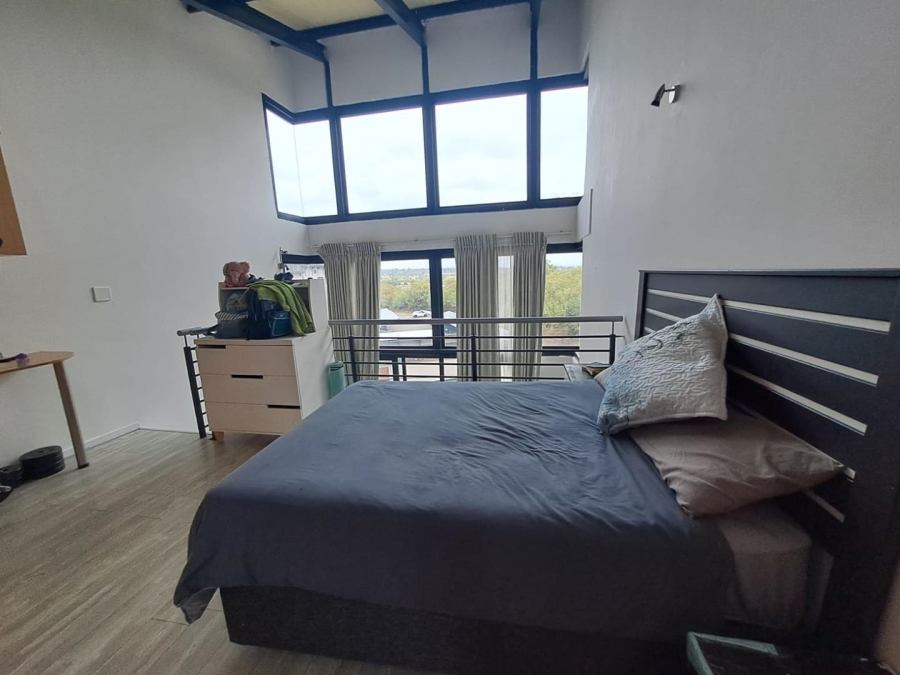 1 Bedroom Property for Sale in Rooihuiskraal North Gauteng