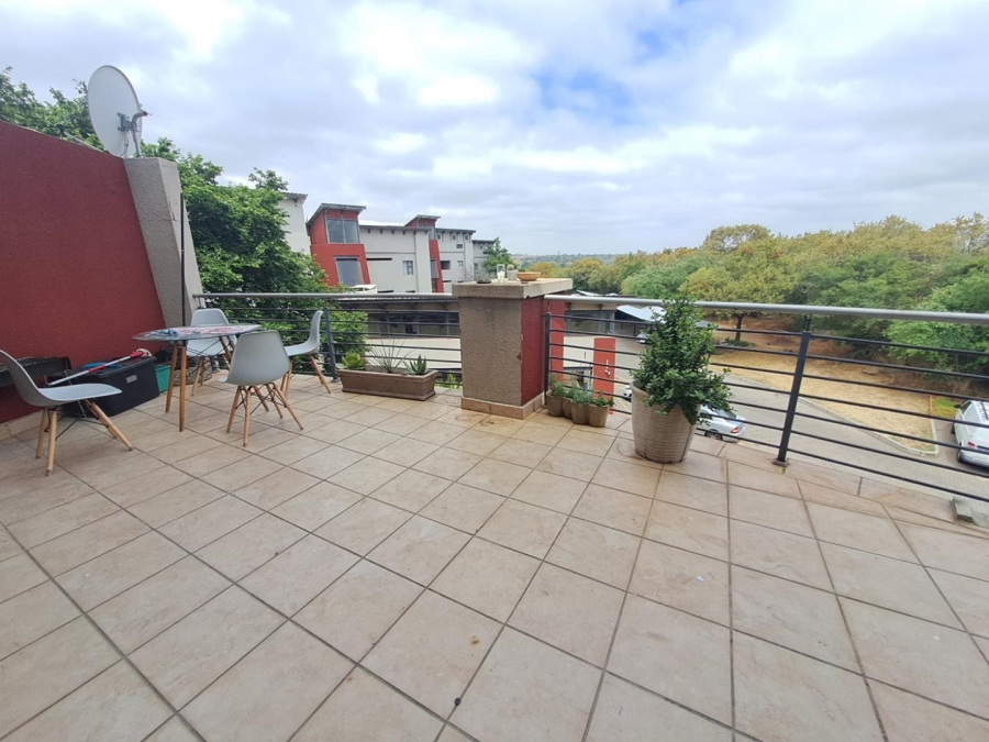 1 Bedroom Property for Sale in Rooihuiskraal North Gauteng