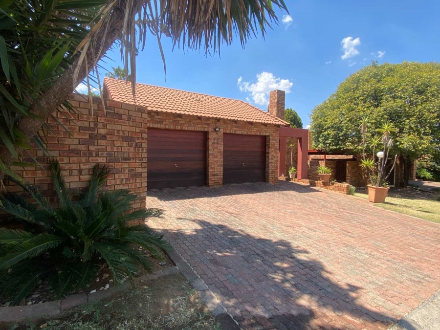 3 Bedroom Property for Sale in Mondeor Gauteng