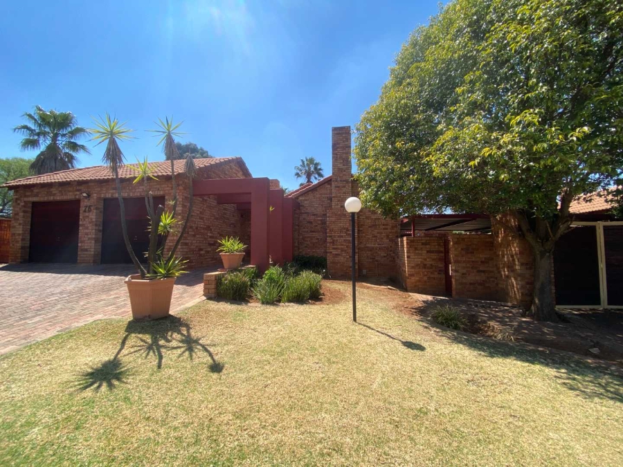 3 Bedroom Property for Sale in Mondeor Gauteng