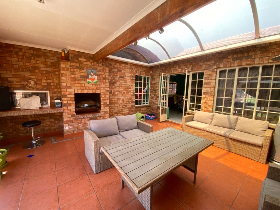 3 Bedroom Property for Sale in Mondeor Gauteng