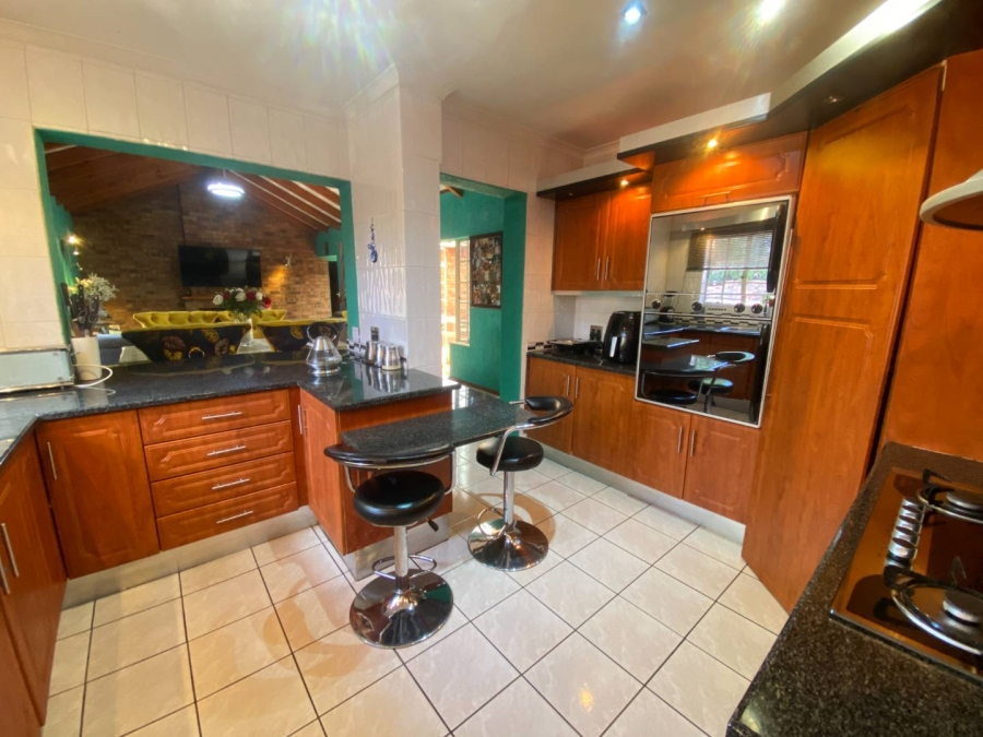 3 Bedroom Property for Sale in Mondeor Gauteng