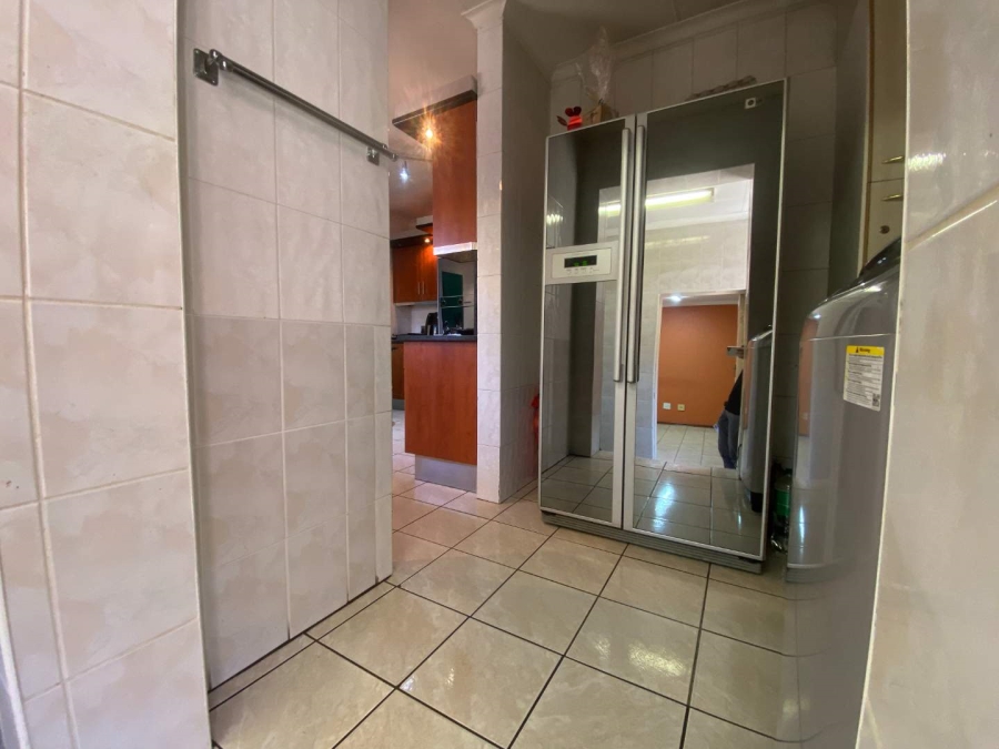 3 Bedroom Property for Sale in Mondeor Gauteng