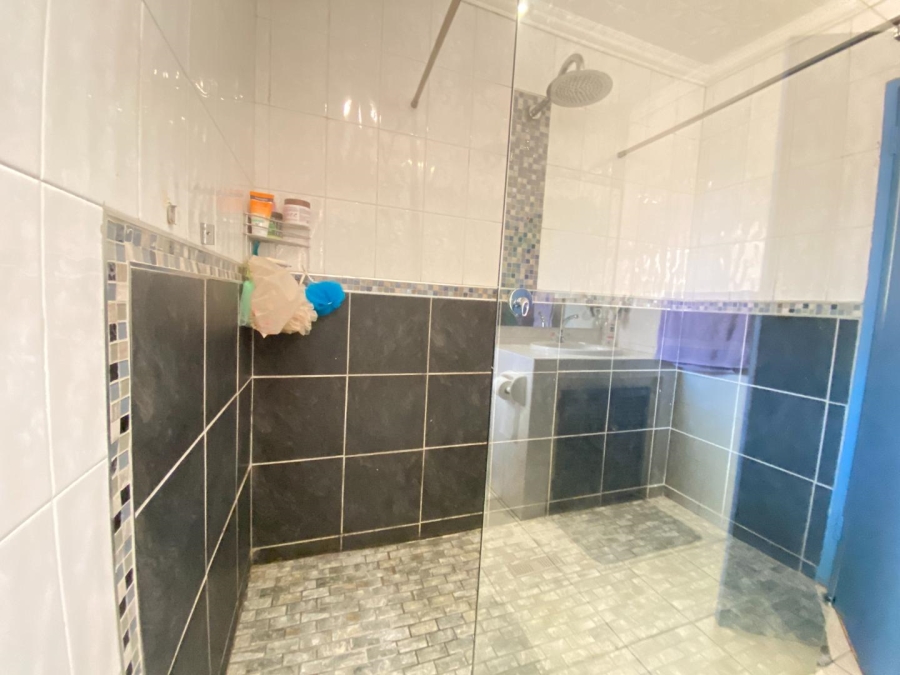 3 Bedroom Property for Sale in Mondeor Gauteng