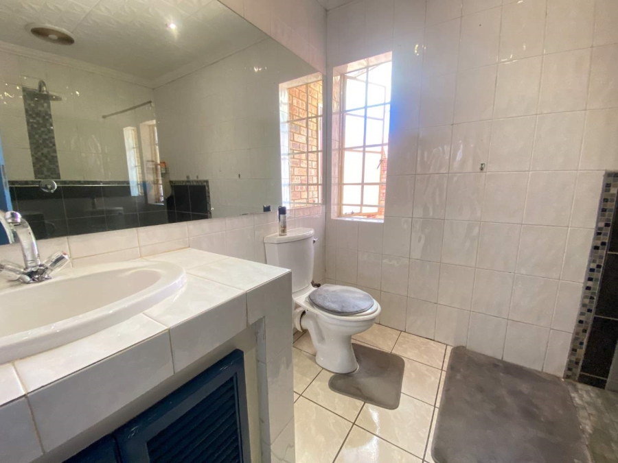3 Bedroom Property for Sale in Mondeor Gauteng