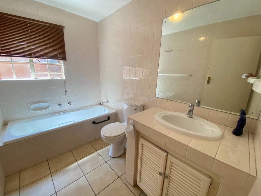 3 Bedroom Property for Sale in Mondeor Gauteng