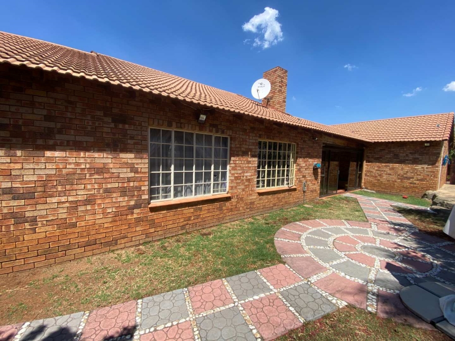 3 Bedroom Property for Sale in Mondeor Gauteng