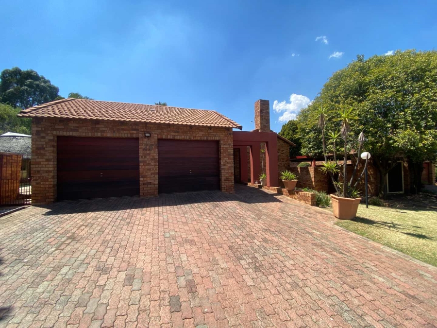 3 Bedroom Property for Sale in Mondeor Gauteng