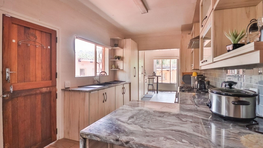 4 Bedroom Property for Sale in Mondeor Gauteng