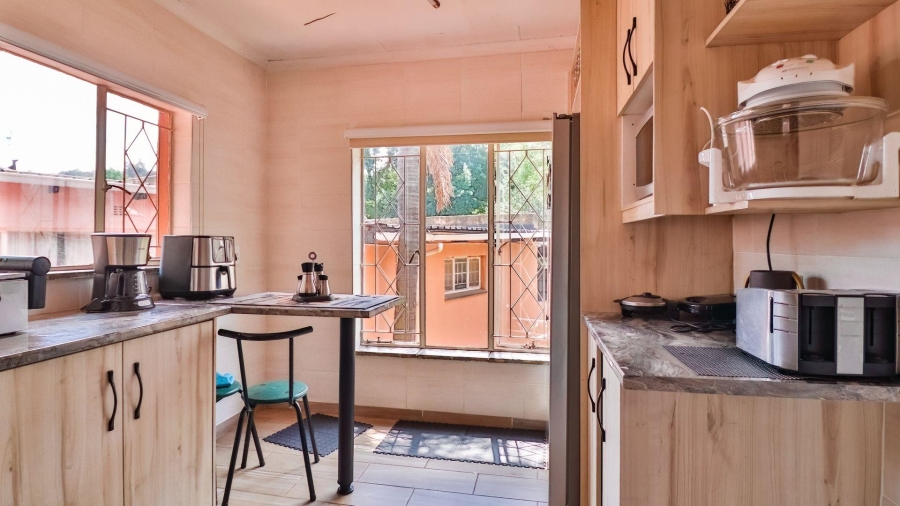 4 Bedroom Property for Sale in Mondeor Gauteng