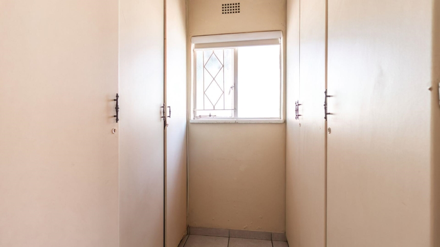 4 Bedroom Property for Sale in Mondeor Gauteng