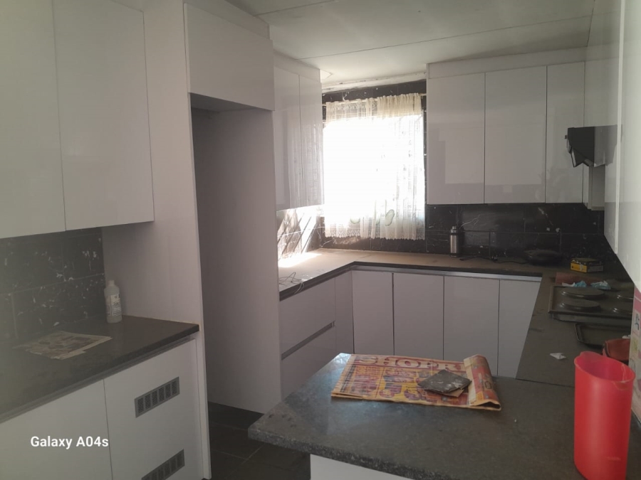 3 Bedroom Property for Sale in Alveda Park Gauteng