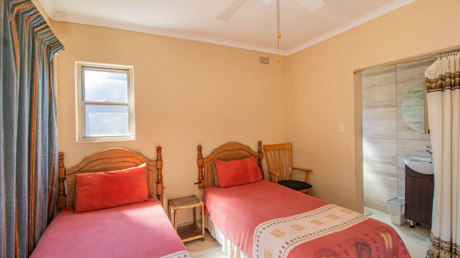 11 Bedroom Property for Sale in Lakefield Gauteng