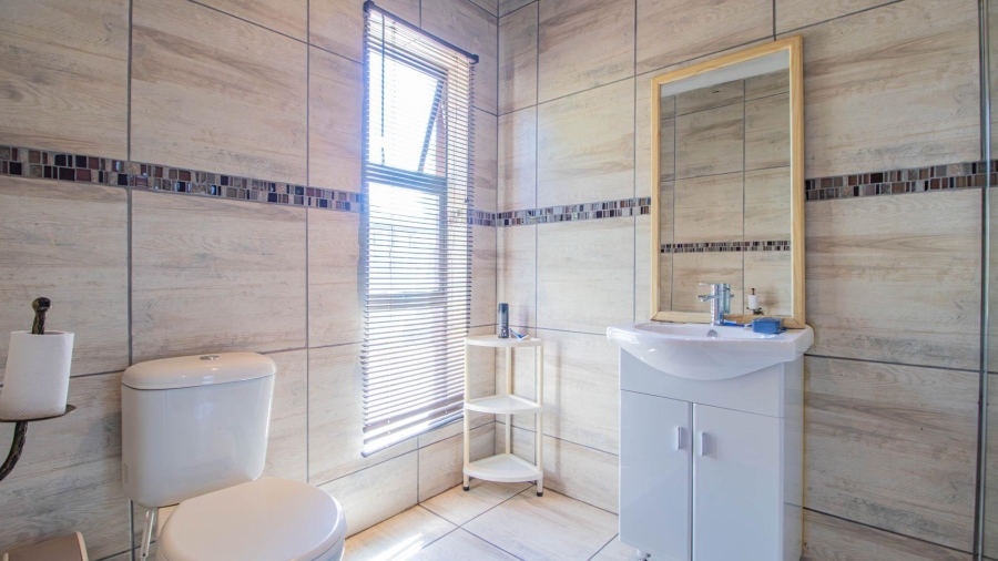 11 Bedroom Property for Sale in Lakefield Gauteng