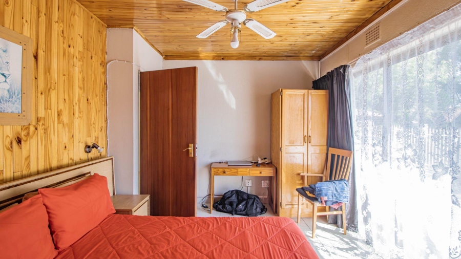 11 Bedroom Property for Sale in Lakefield Gauteng