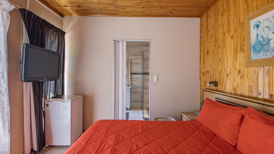 11 Bedroom Property for Sale in Lakefield Gauteng