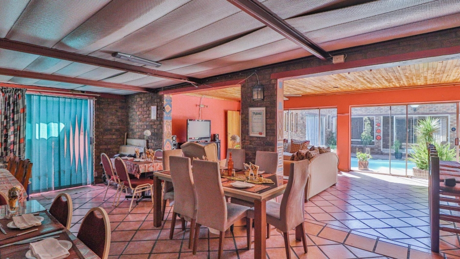 11 Bedroom Property for Sale in Lakefield Gauteng