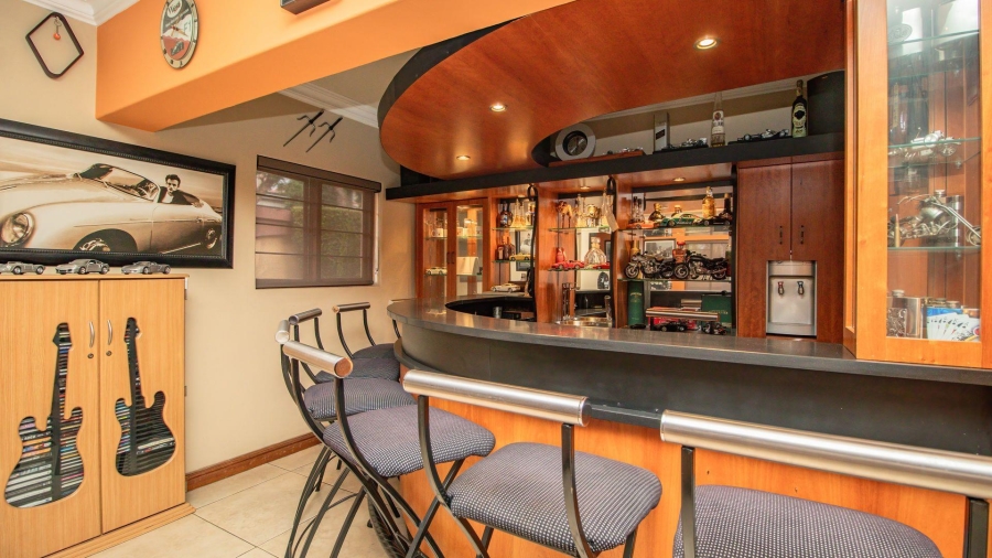 4 Bedroom Property for Sale in Lakefield Gauteng