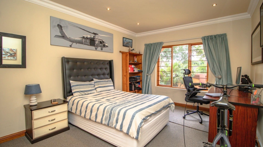 4 Bedroom Property for Sale in Lakefield Gauteng