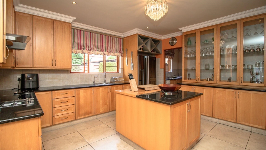 4 Bedroom Property for Sale in Lakefield Gauteng