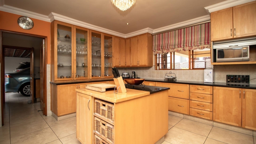 4 Bedroom Property for Sale in Lakefield Gauteng