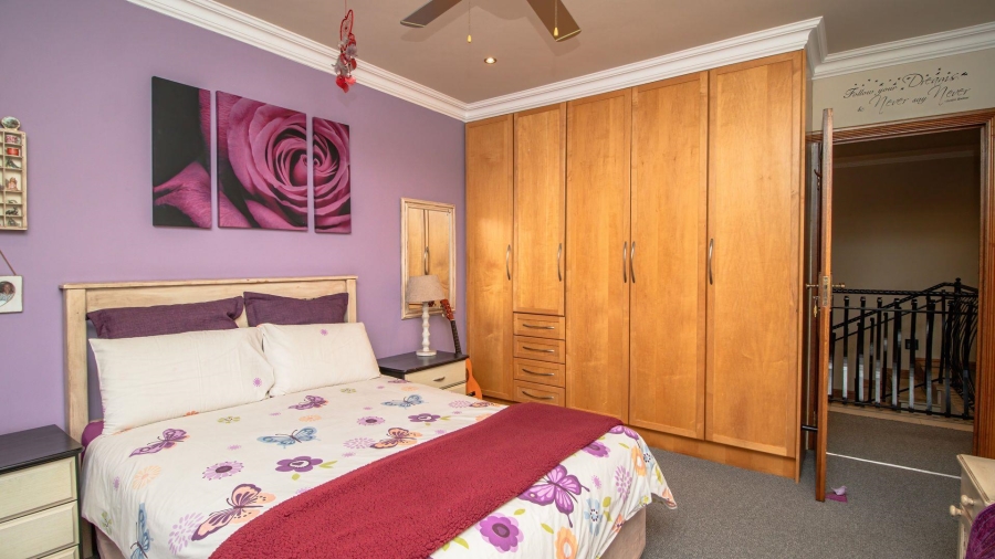 4 Bedroom Property for Sale in Lakefield Gauteng