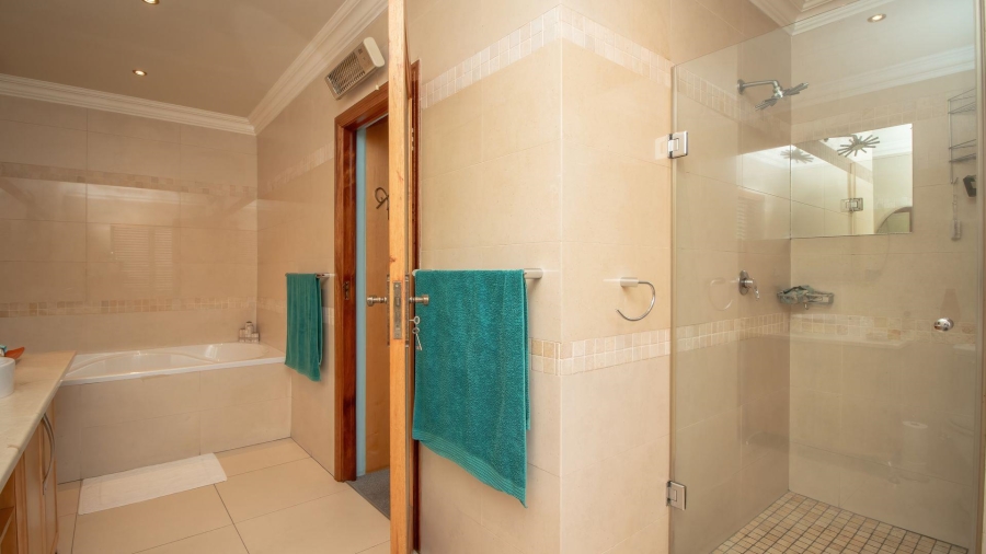 4 Bedroom Property for Sale in Lakefield Gauteng