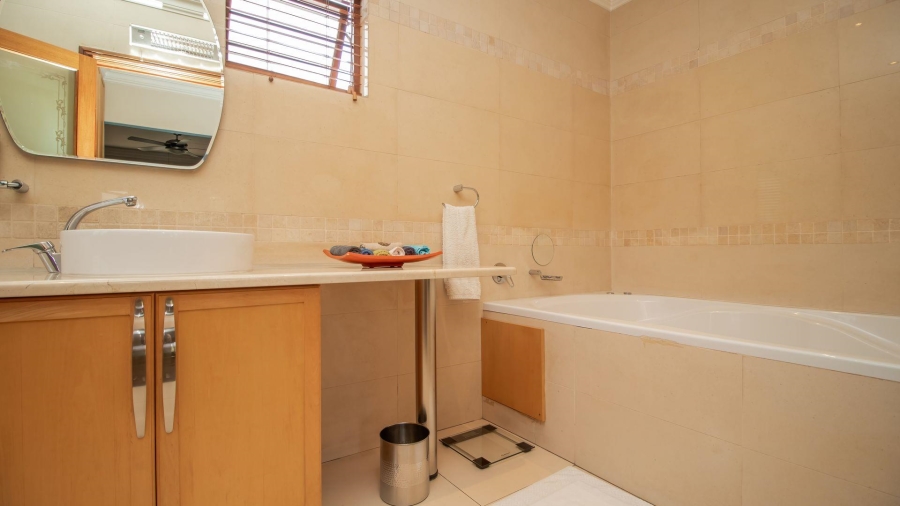 4 Bedroom Property for Sale in Lakefield Gauteng