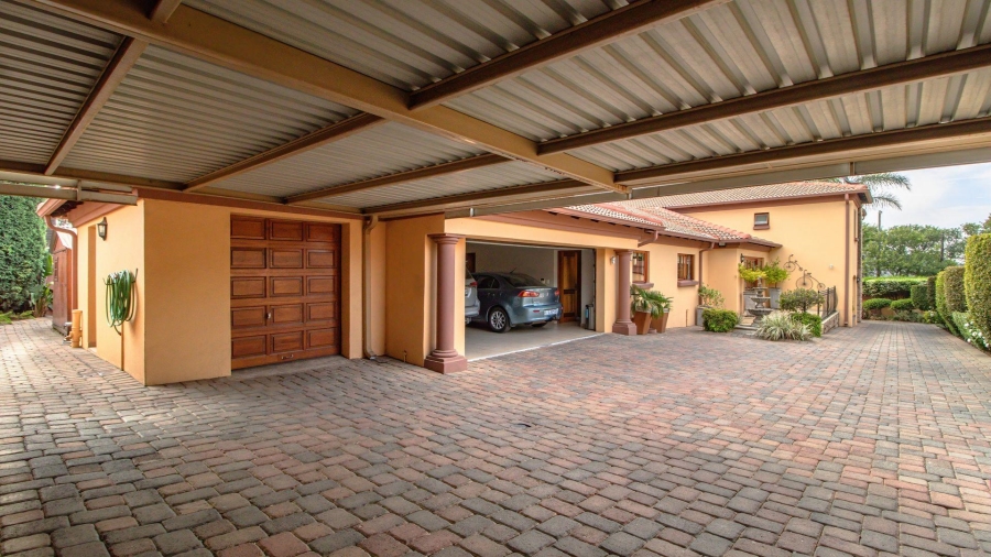 4 Bedroom Property for Sale in Lakefield Gauteng