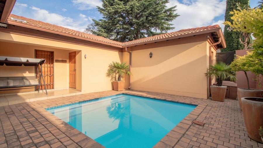 4 Bedroom Property for Sale in Lakefield Gauteng