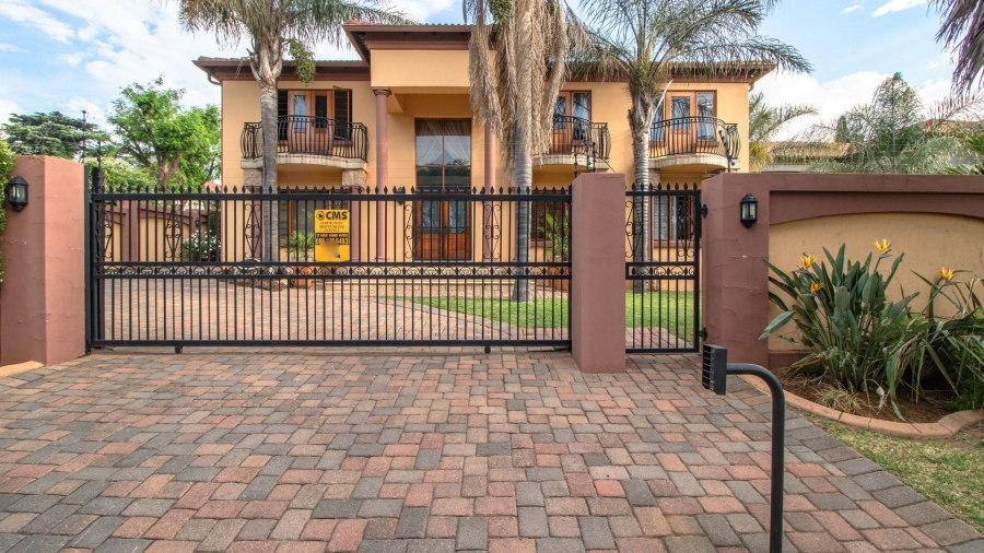 4 Bedroom Property for Sale in Lakefield Gauteng